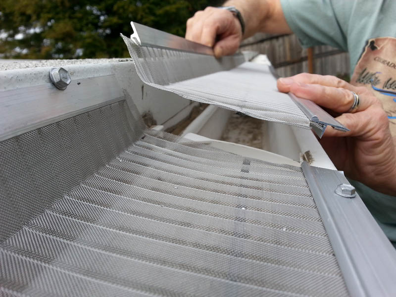 Read more about the article Vinyl Gutters Traditional